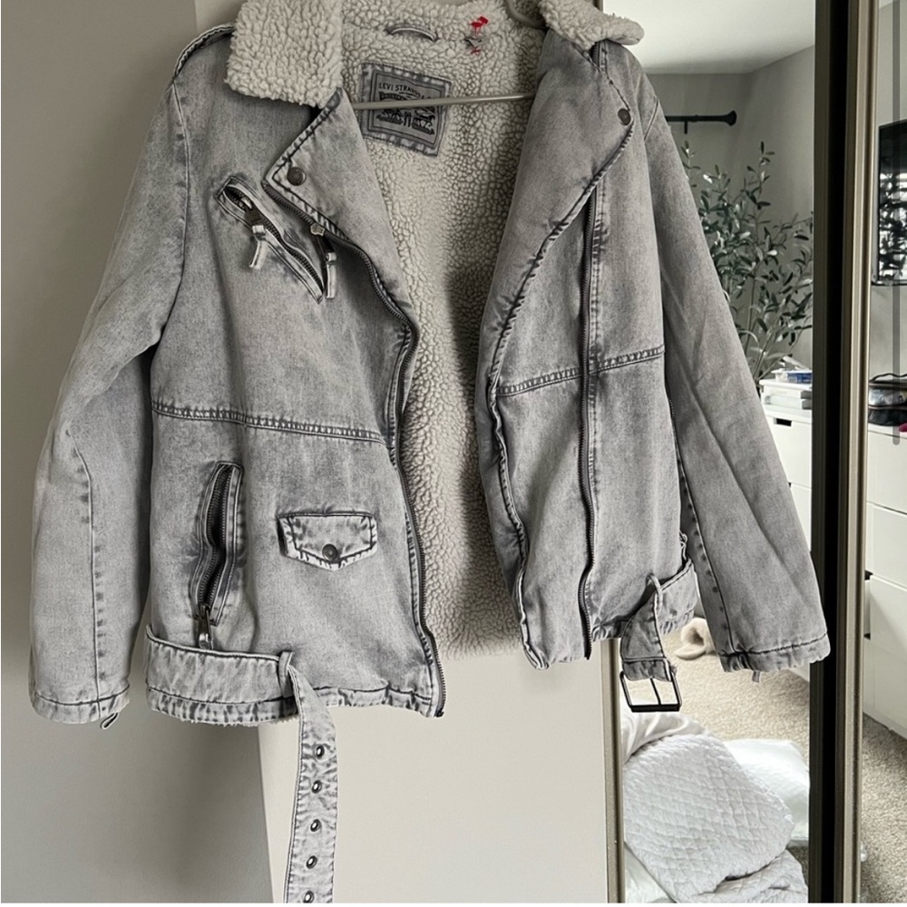 Levi's Light Gray Denim Jacket with Sherpa Lining